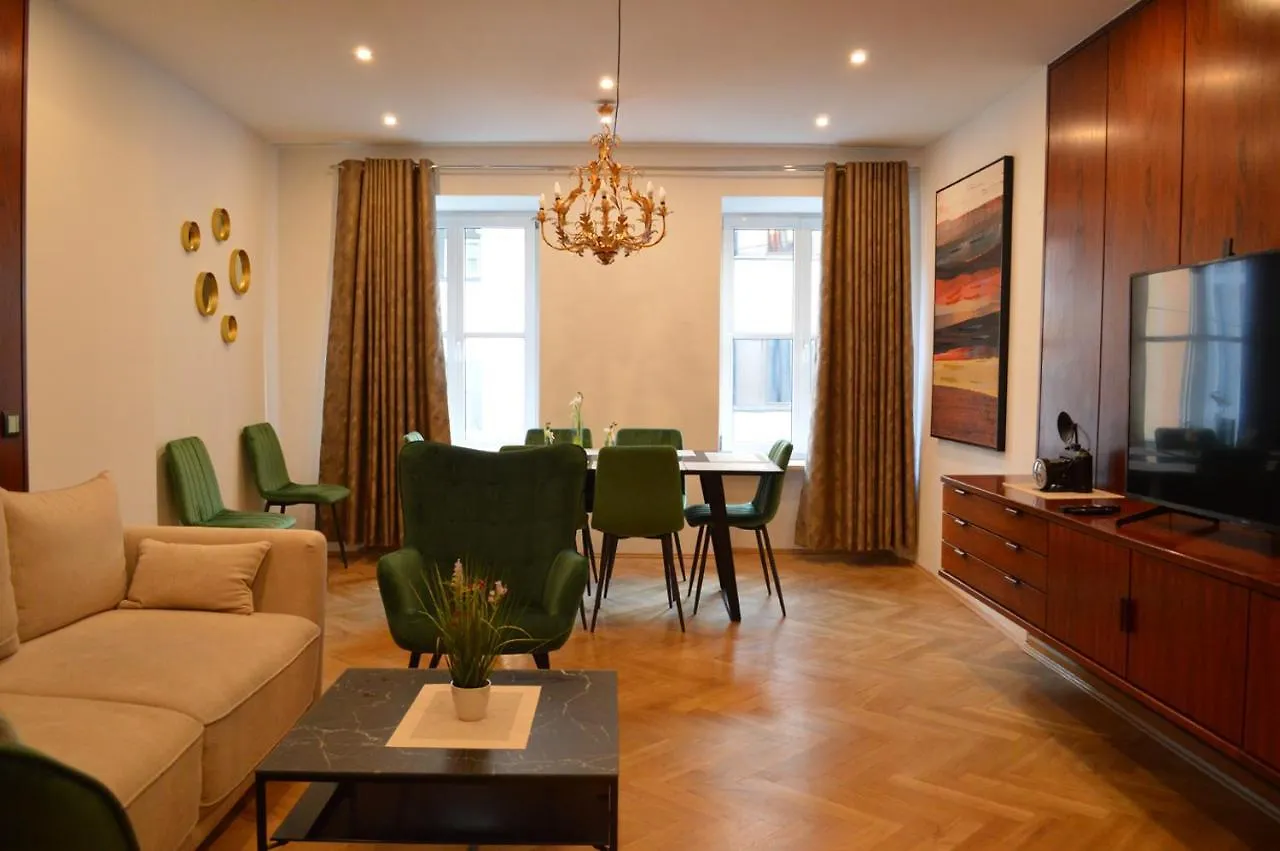 New City Center Stays 2 Munich 0*,