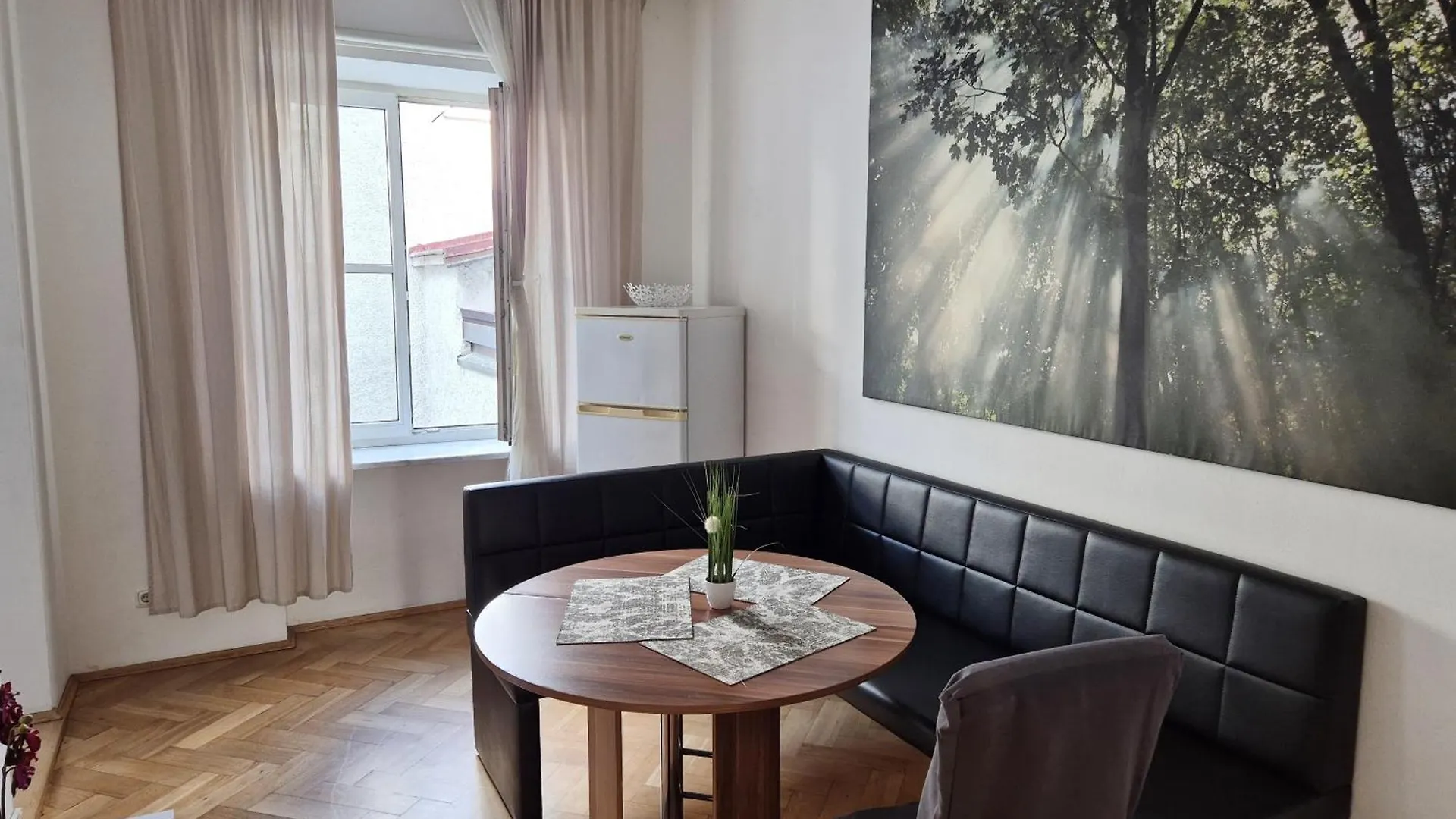 New City Center Stays 2 Monachium 0*,  Niemcy